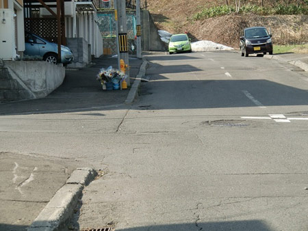 写真2 現場交差点